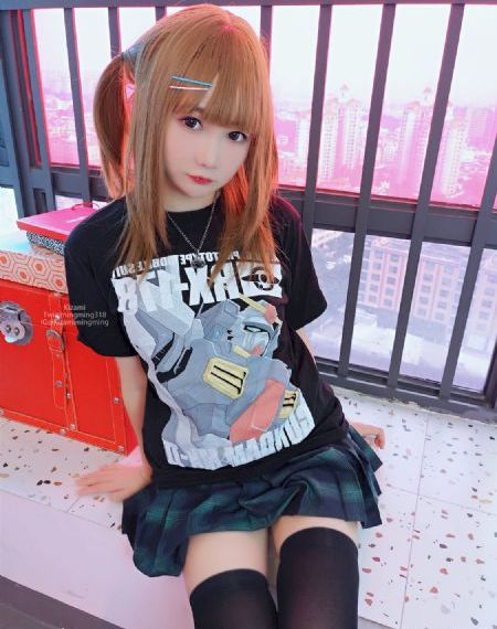 《穿长筒袜的有夫之妇》