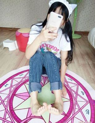 白丝美女被c